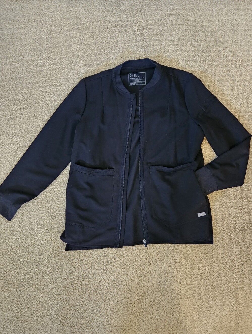 FIGS Women's Black Zip Scrub Jacket